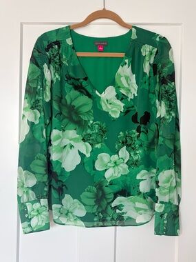 Vince Camuto Green Floral V-Neck Sheer Lined Blouse